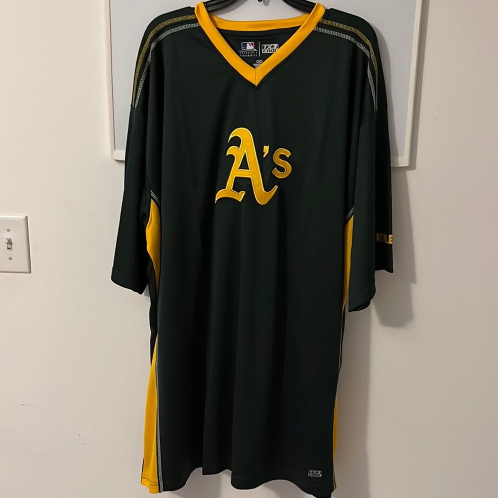 ML A’S VEE Neck Tee